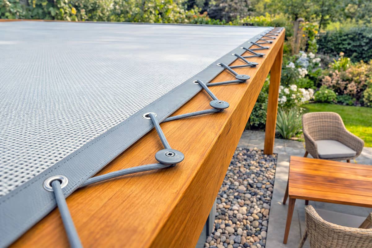 Bâche de toit sur mesure pour pergola