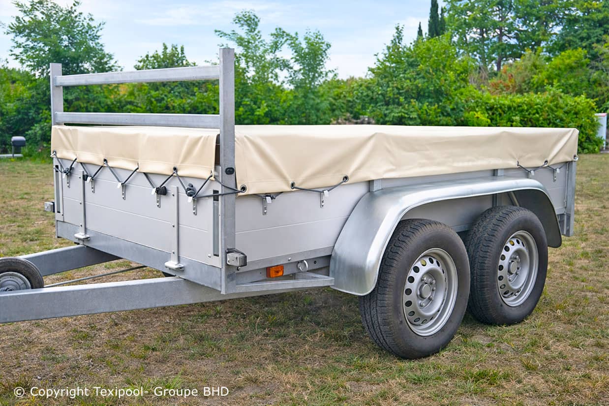 Bache pour remorque fixation